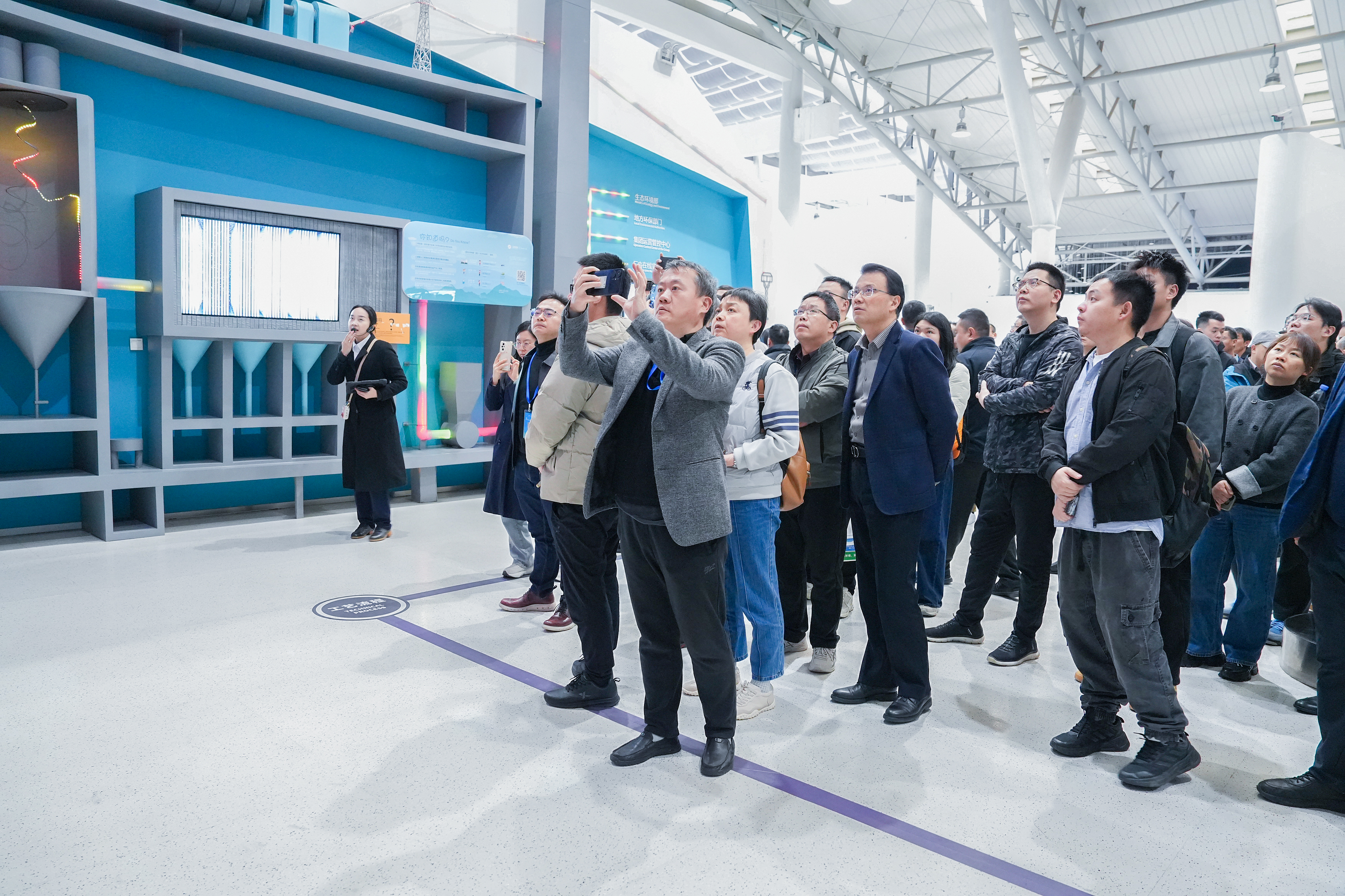 技術(shù)立企 實(shí)踐引航｜第六屆飛灰資源化大會(huì)嘉賓走進(jìn)三峰百果園公司，共探固廢發(fā)展新路徑